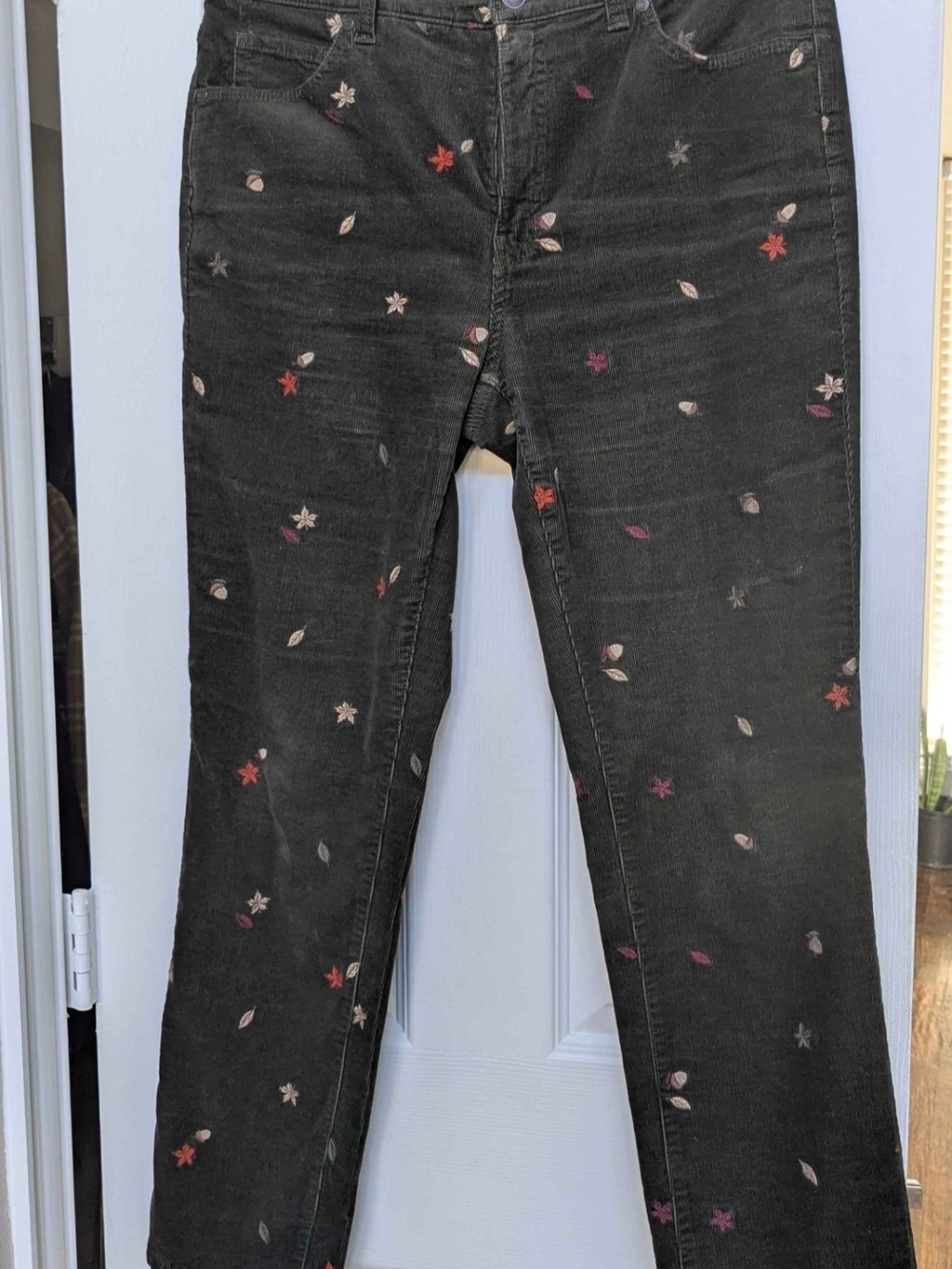 Deep Olive Fall Leaf   Embroidered Women's Corduroy Stretch Jeggings Size 8